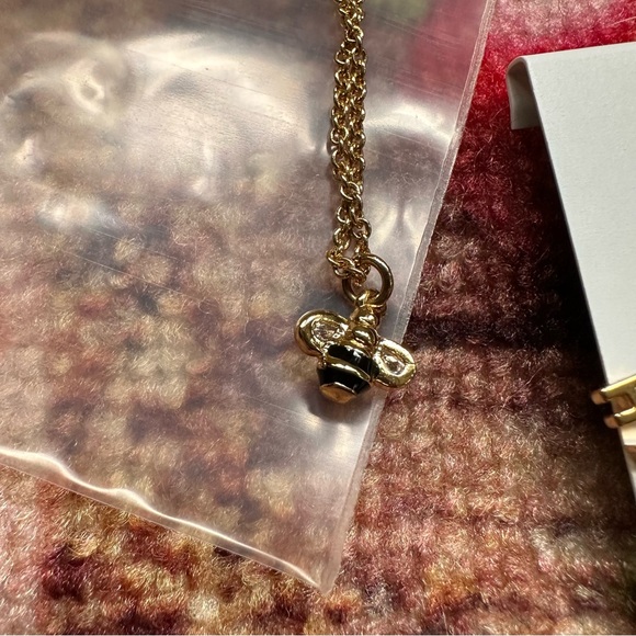 Kate Spade Queen Bee Happy Earring Necklace Set NWT - Picture 4 of 7